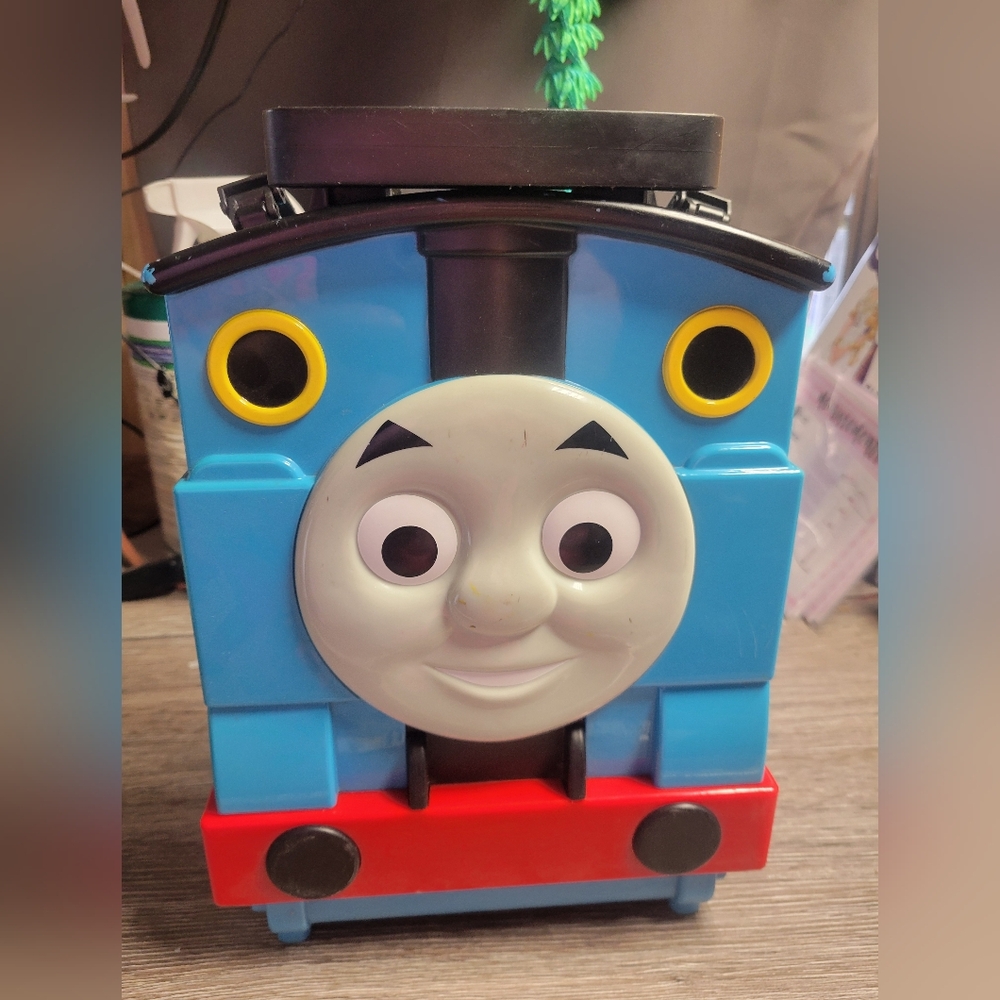 2009 Mattel Plastic Train‎ Case